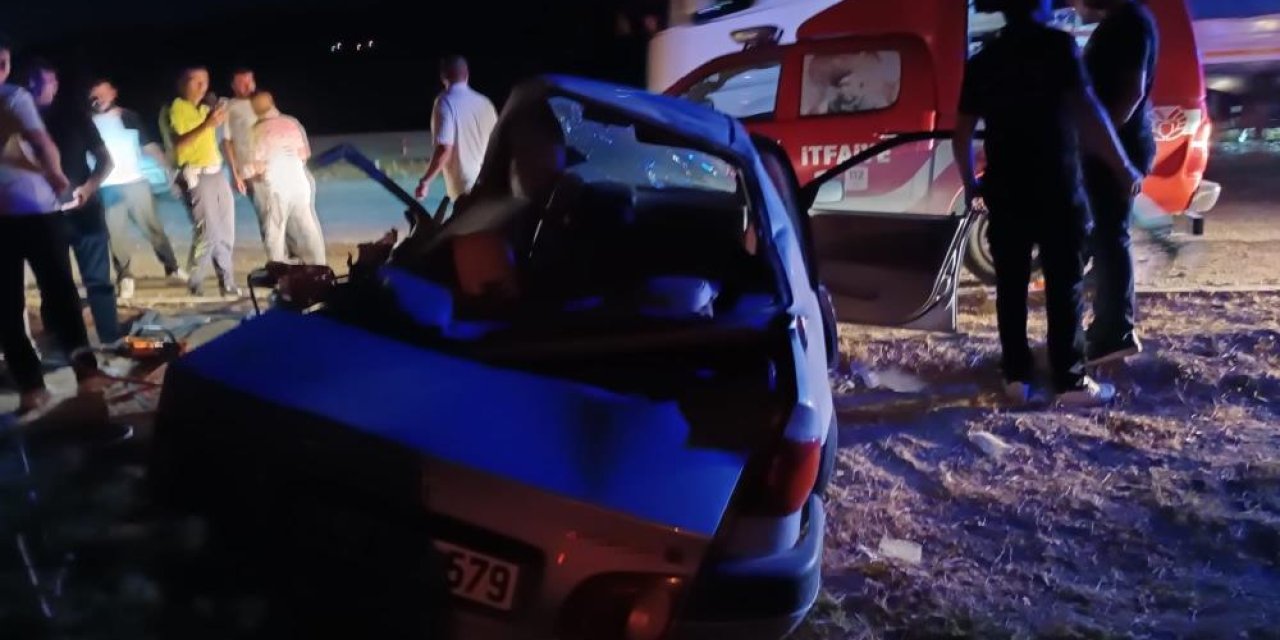 Minibüs ile otomobil çarpıştı: 1 ölü, 1 yaralı