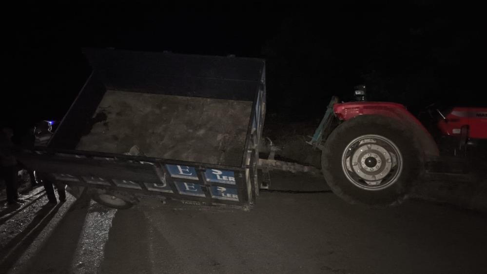 Traktörle otomobil çarpıştı: 10 yaralı