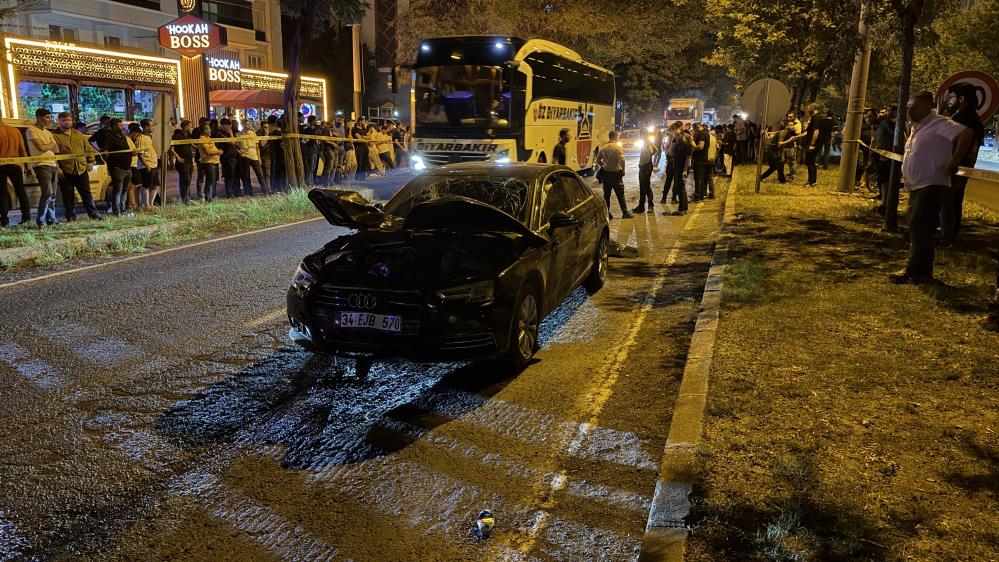 Yolun karşısına geçerken otomobilin çarptığı yurttaş hayatını kaybetti