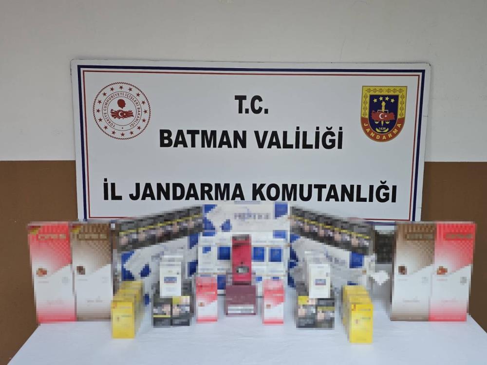 Kaçakçılık operasyonlarında çok sayıda kaçak ürün ele geçirildi