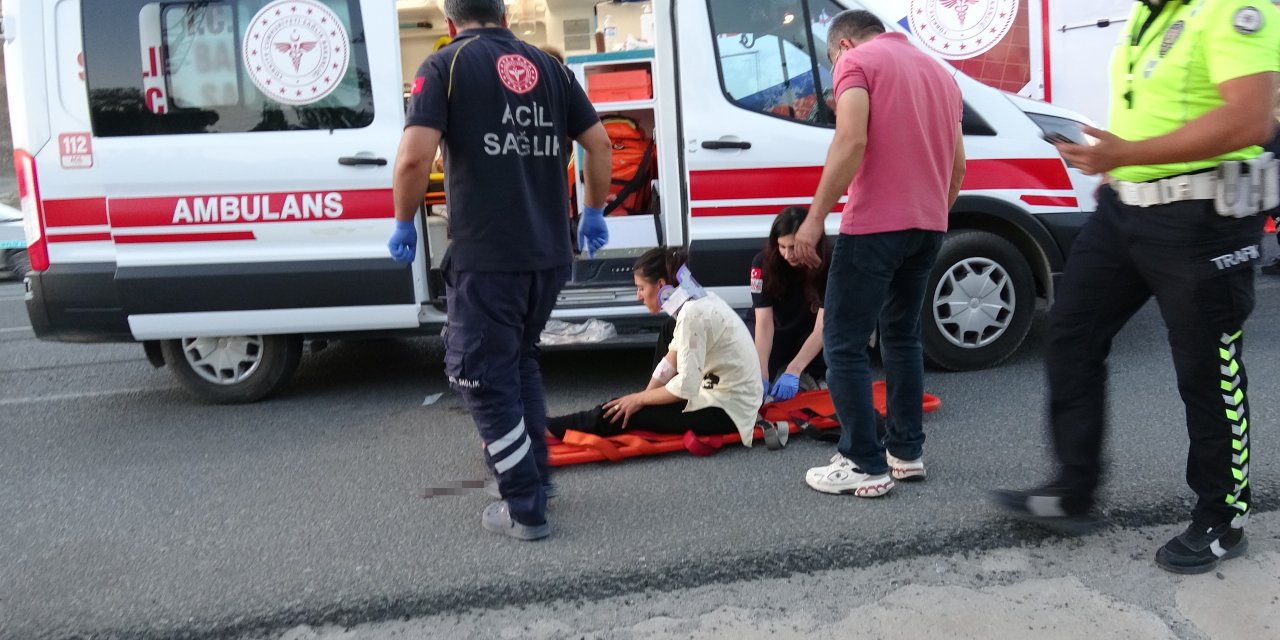 Malatya'da tarım işçilerini taşıyan minibüs tıra çarptı: 19 yaralı
