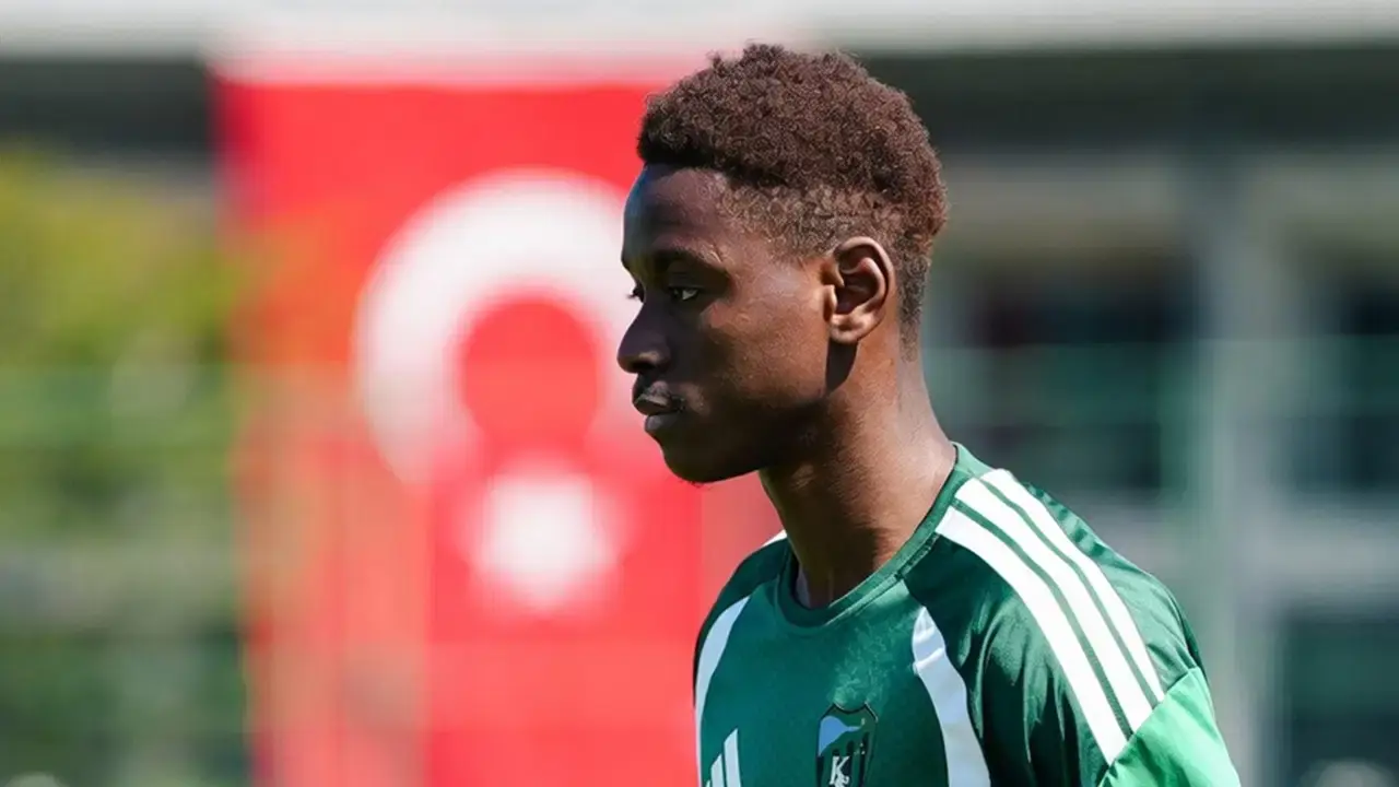 Kocaelisporlu Keita aşık olunca kampı terk etti