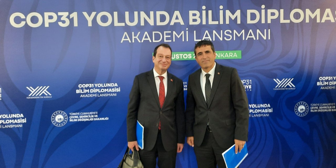 Dicle Üniversitesi Rektörü Eronat, tarihi konferansın lansıman toplantısında