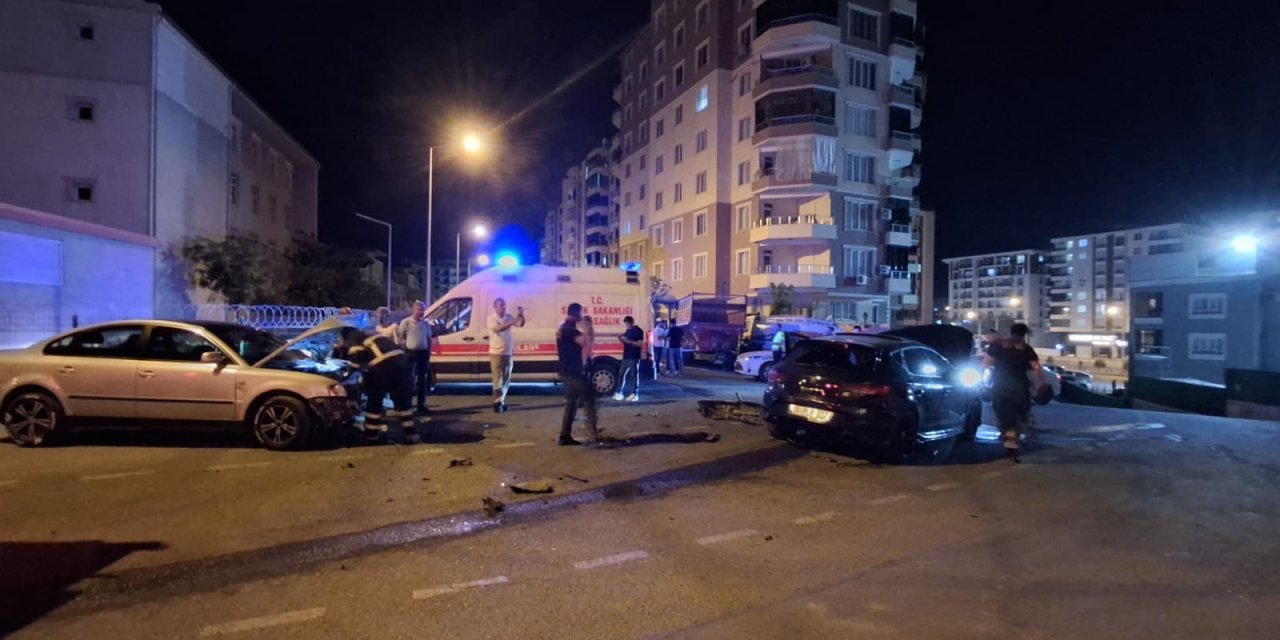Batman'da iki otomobil çarpıştı: 2 yaralı