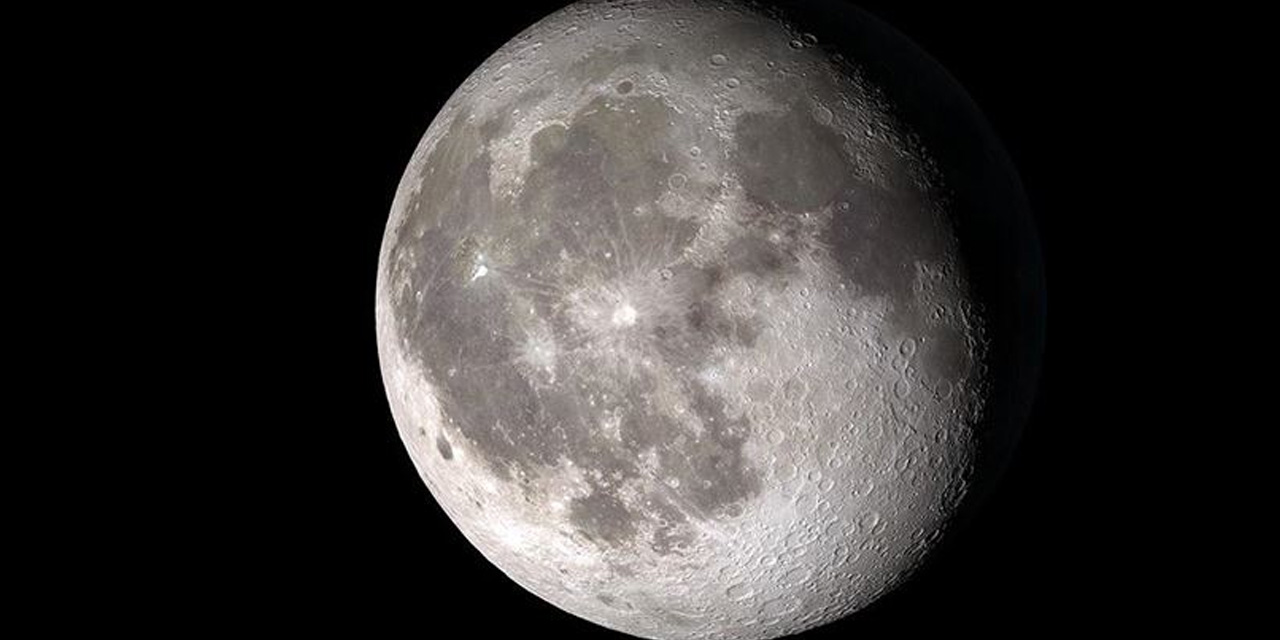 SpaceX roket parçası Ay’a çarptı