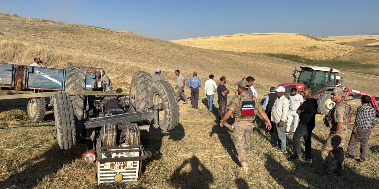 Muş'ta traktör devrildi: Sürücü hayatını kaybetti