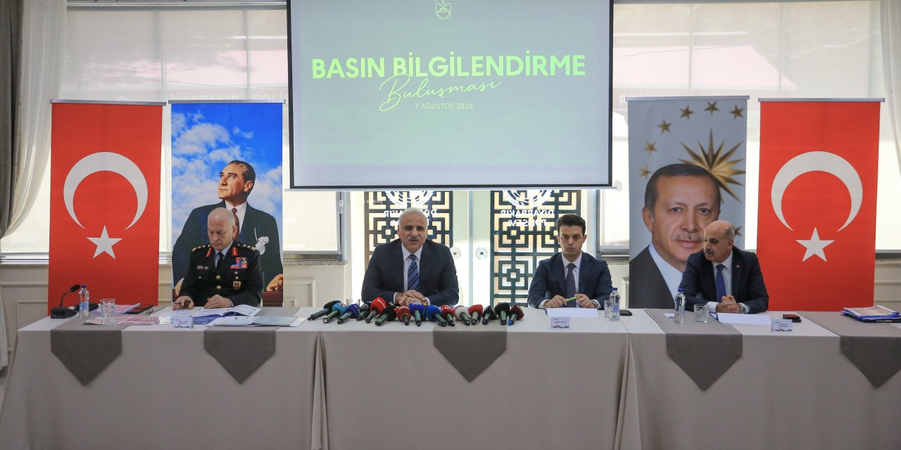 Diyarbakır Valisi Zorluoğlu, asayiş bilgilendirme toplantısında konuştu