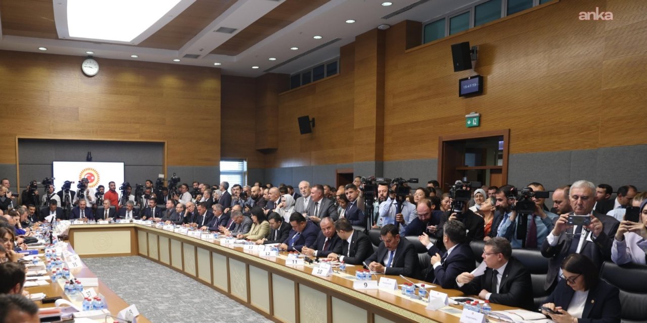 CHP'li Alp: Biz bu sürece, cumhuriyeti demokrasiyle taçlandırma süreci diyoruz