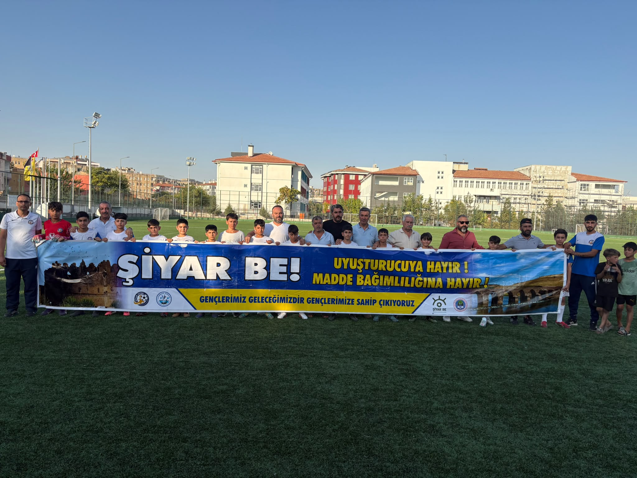 Diyar İnter Spor’dan madde bağımlılığına karşı anlamlı pankart