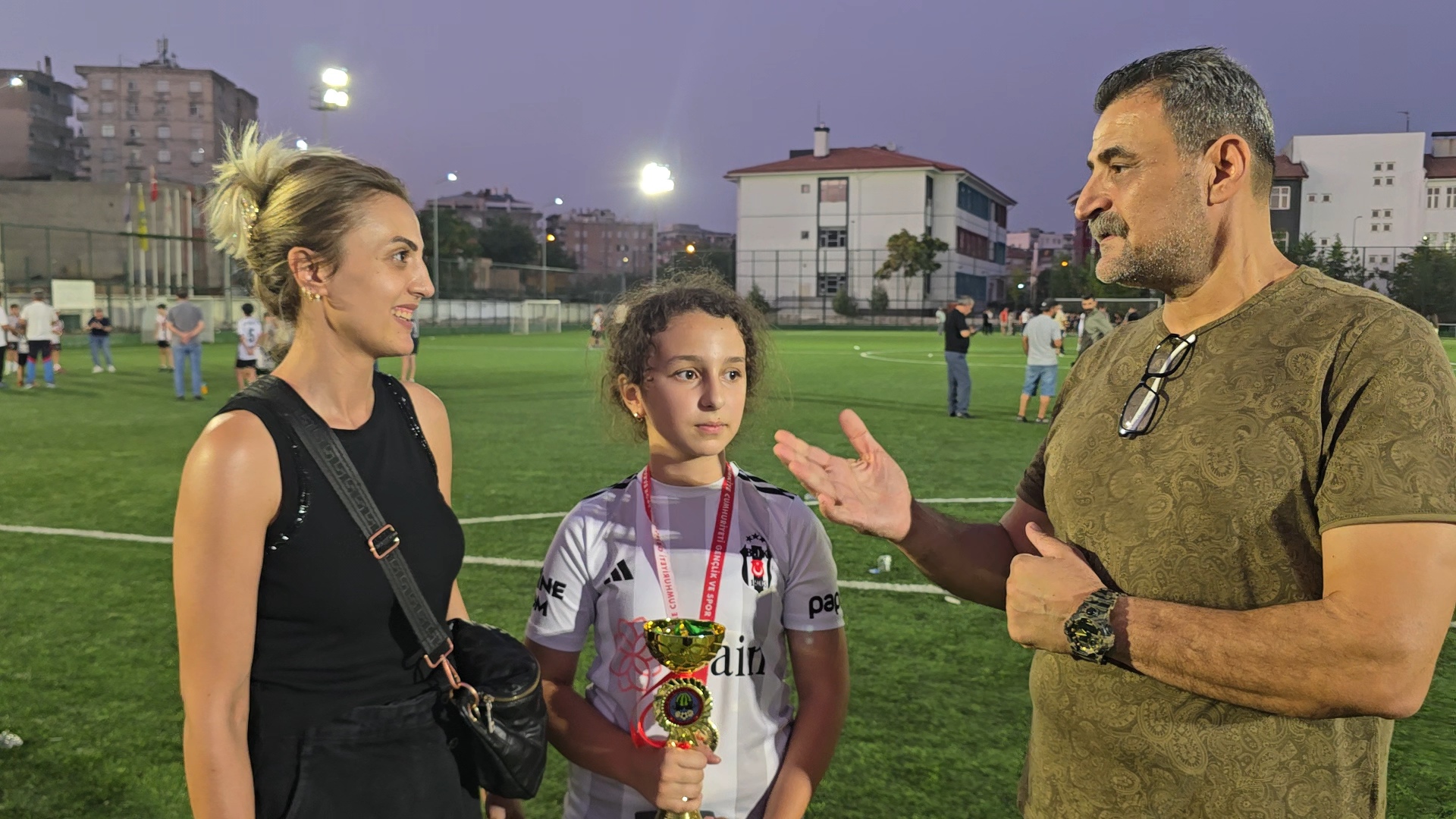Ada Akyavuz’a özel cesaret madalyası
