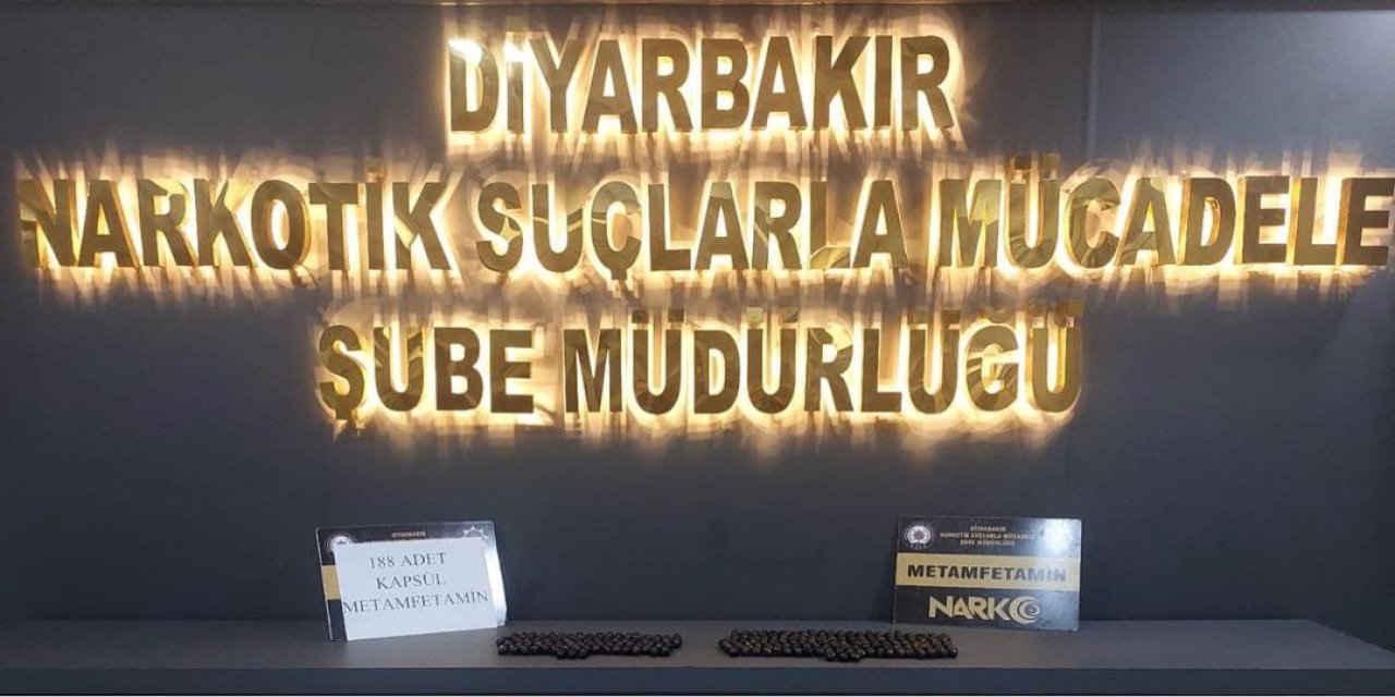 Diyarbakır’da yuttukları uyuşturucu ile yakalandılar