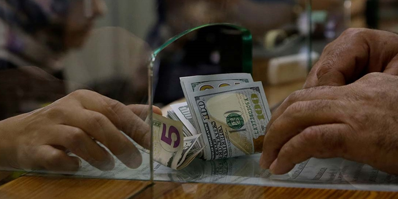 Dolar ve Euro güne yükselişle başladı