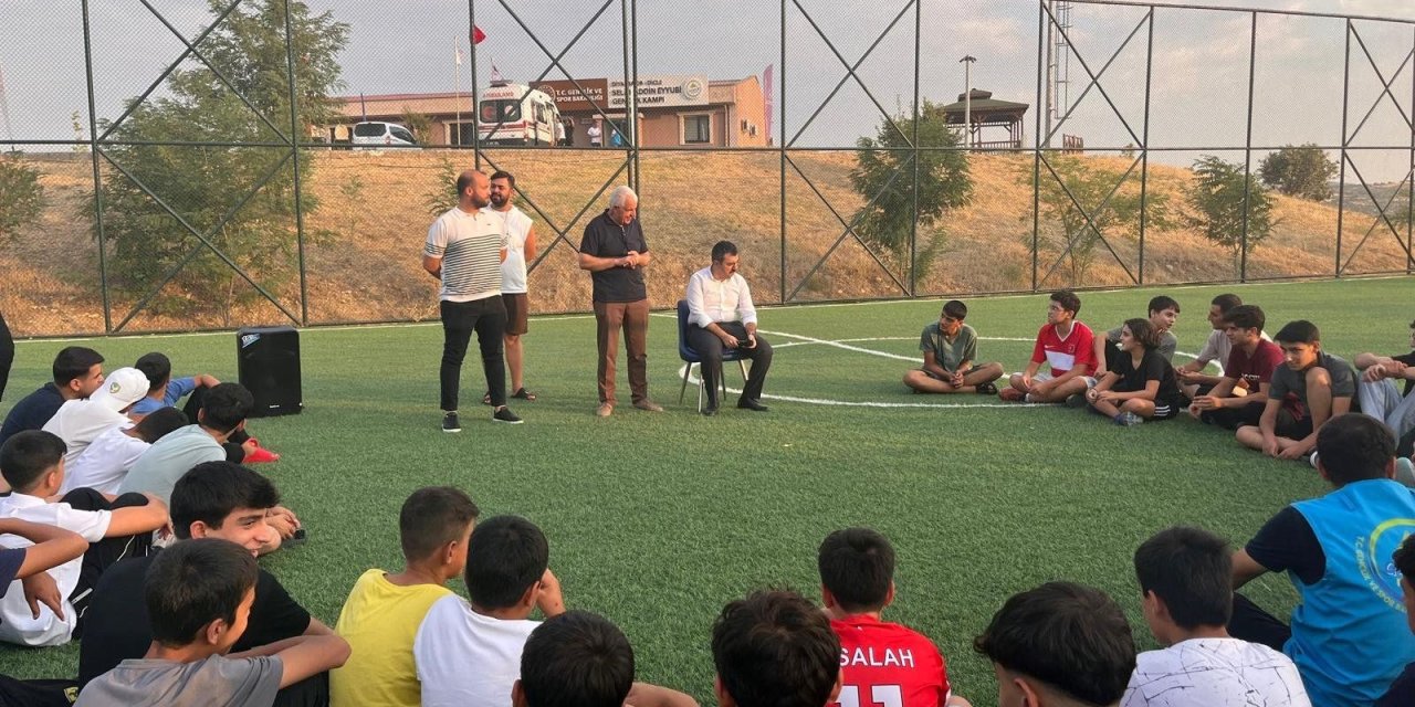 Selahaddin Eyyubi Gençlik Kampı'nda gençlere yönelik etkinlikler sürüyor