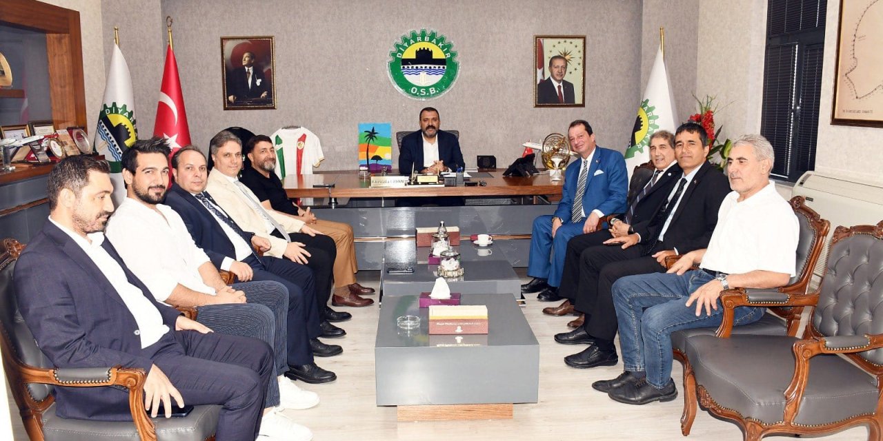 Dicle Üniversitesi’nden kentin kalbine çıkarma