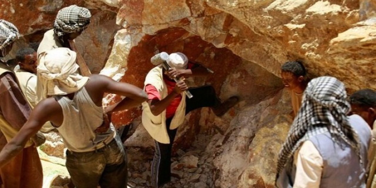 Güney Afrika'da maden çöktü: 14 ölü, 8 yaralı