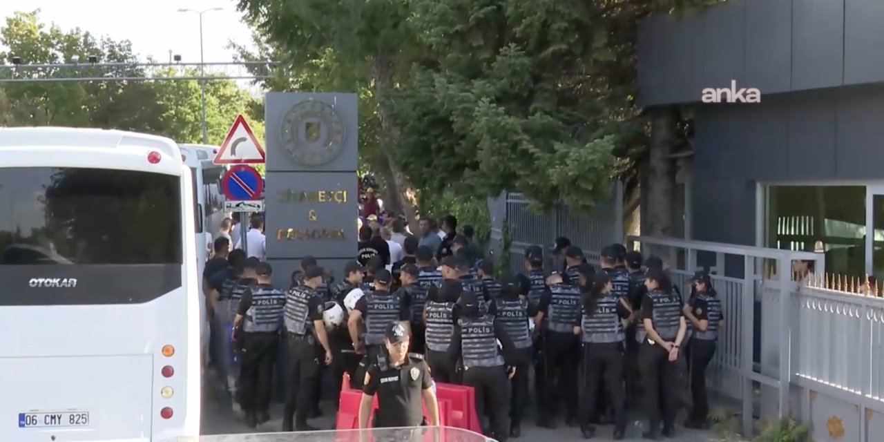 Enerji Bakanlığı önündeki madenci eyleminde işçiler gözaltına alındı
