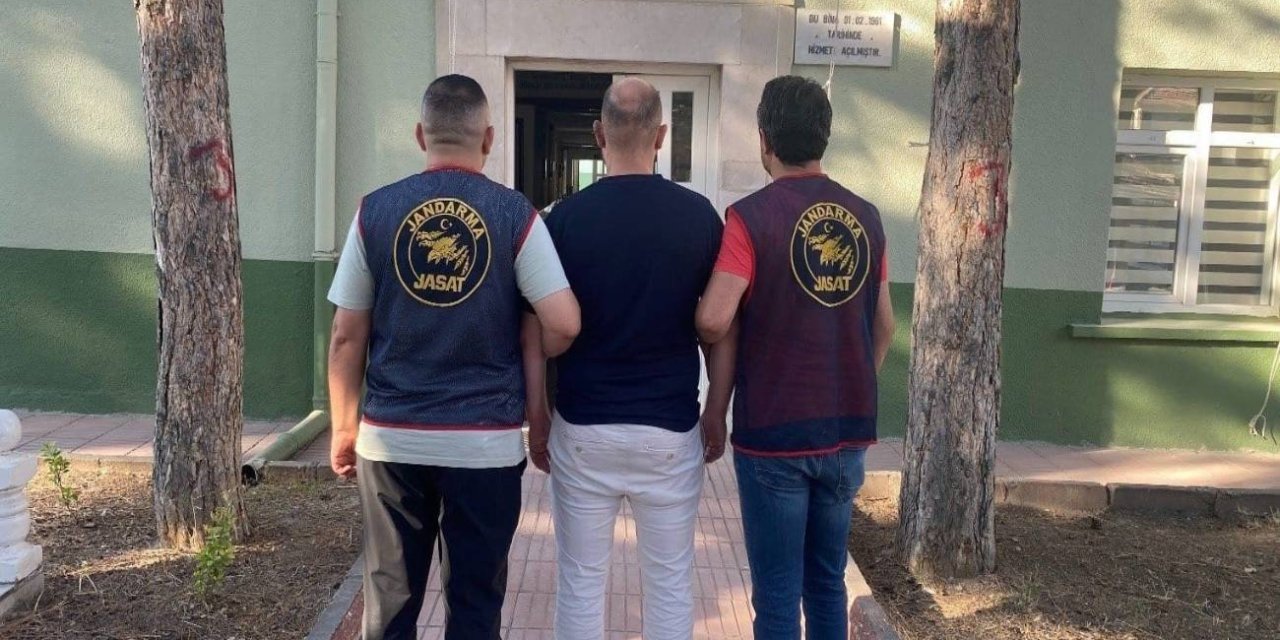 Kırmızı bültenle aranan şahıs Türkiye’de yakalandı
