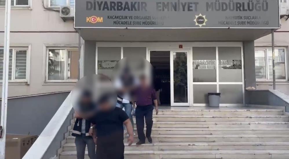 Diyarbakır’da "tefecilik" ve "nitelikli yağma" operasyonunda 2 tutuklama