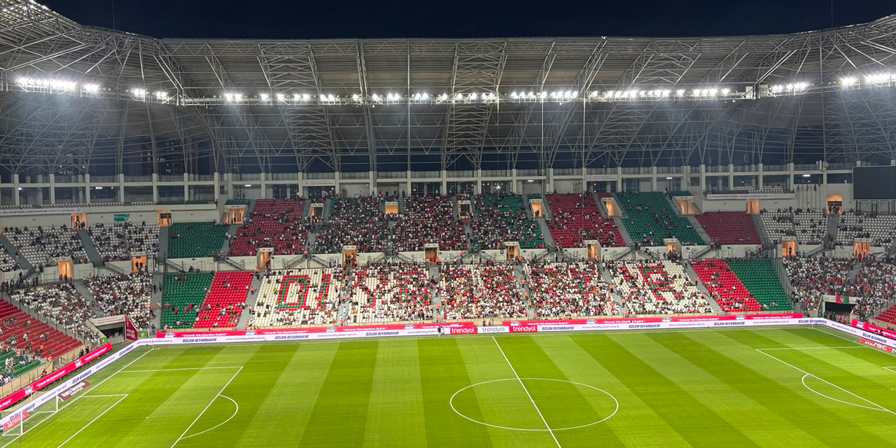 Amedspor-Erzurum FK maçı öncesi tribünler doluyor