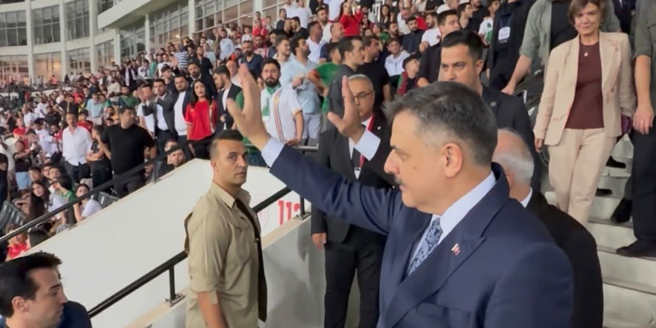 Bakan Çiftçi, Amedspor-Erzurumspor maçını izlemek için stada geldi