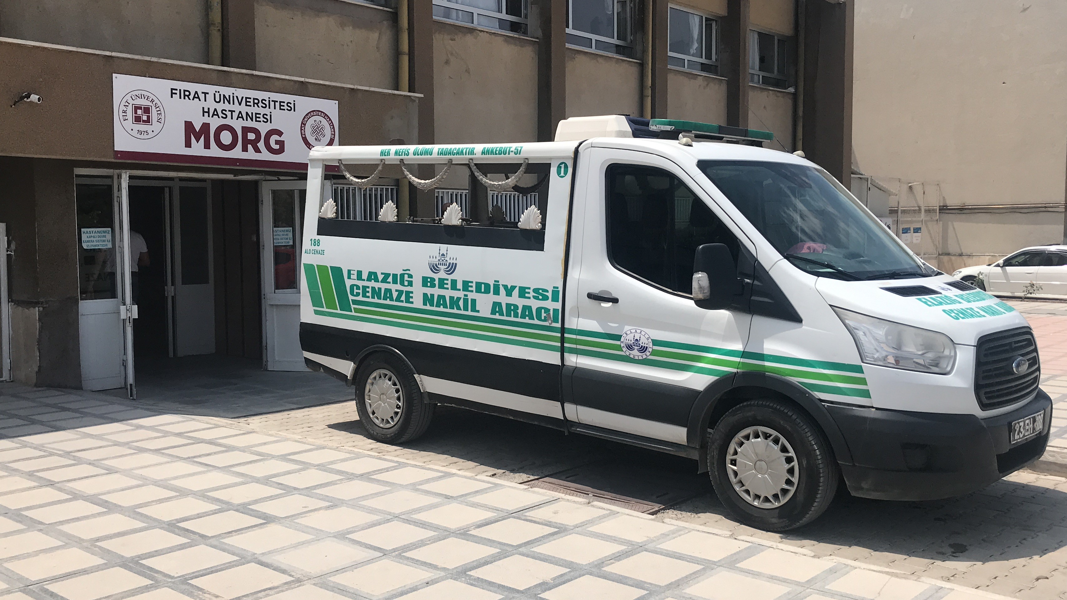Motosiklet yayaya çarptı: 2 ölü