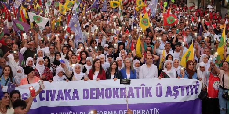 Demokratik Toplum Süreci bize ne vaat ediyor?