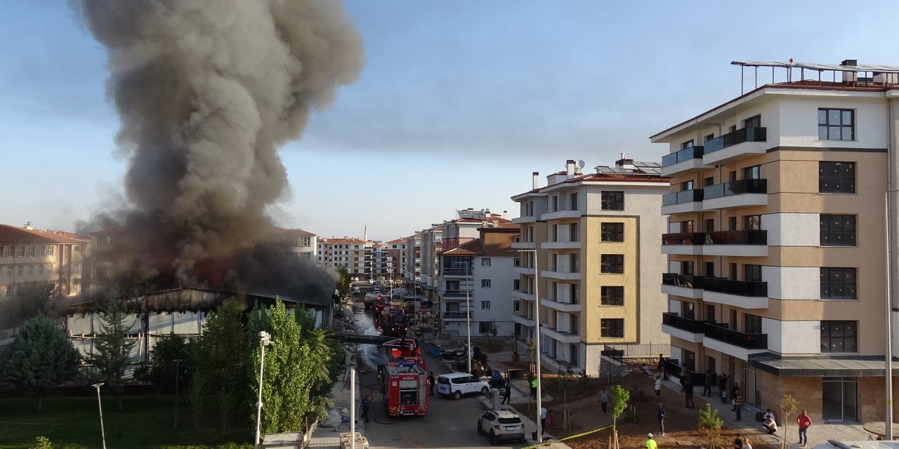 İşçilerin kaldığı yatakhane küle döndü