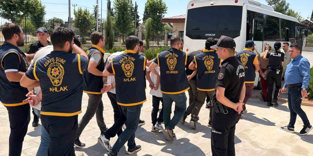 Kendilerini banka görevlisi olarak tanıttılar, 4 milyon 337 bin lirayı dolandırdılar