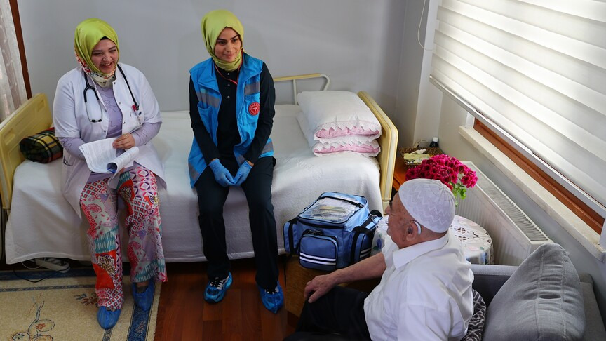 1 milyon 352 bin 775 hastaya evde hizmet