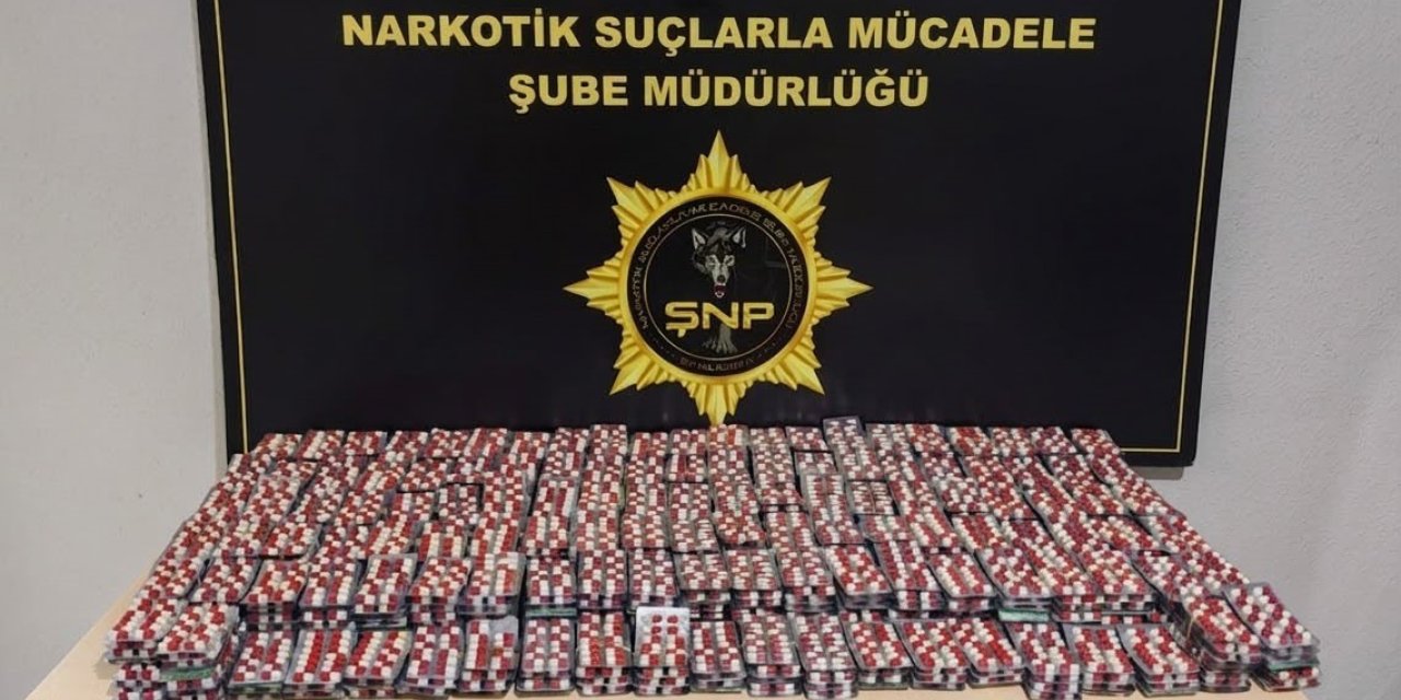 Şanlıurfa’da araçtan 13 bin 100 uyuşturucu hap çıktı