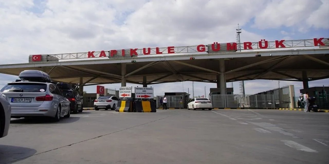 Gurbetçi sezonunda 3,7 milyon yolcu sınırdan giriş çıkış yaptı