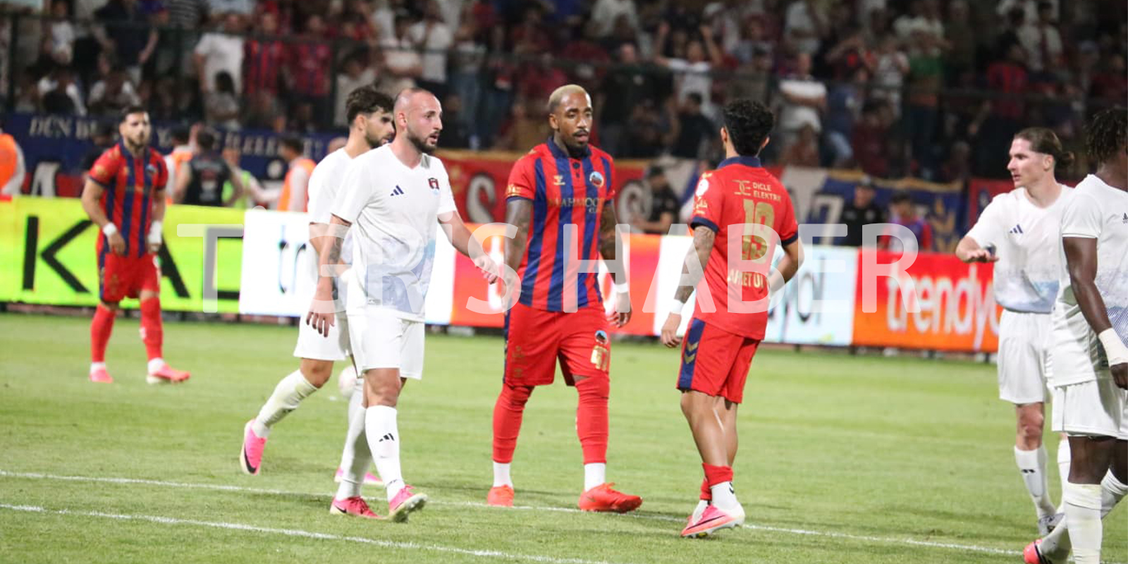 Bölge derbisi dostlukla tamamlandı: Mardin 1969 Spor 1-1 Vanspor