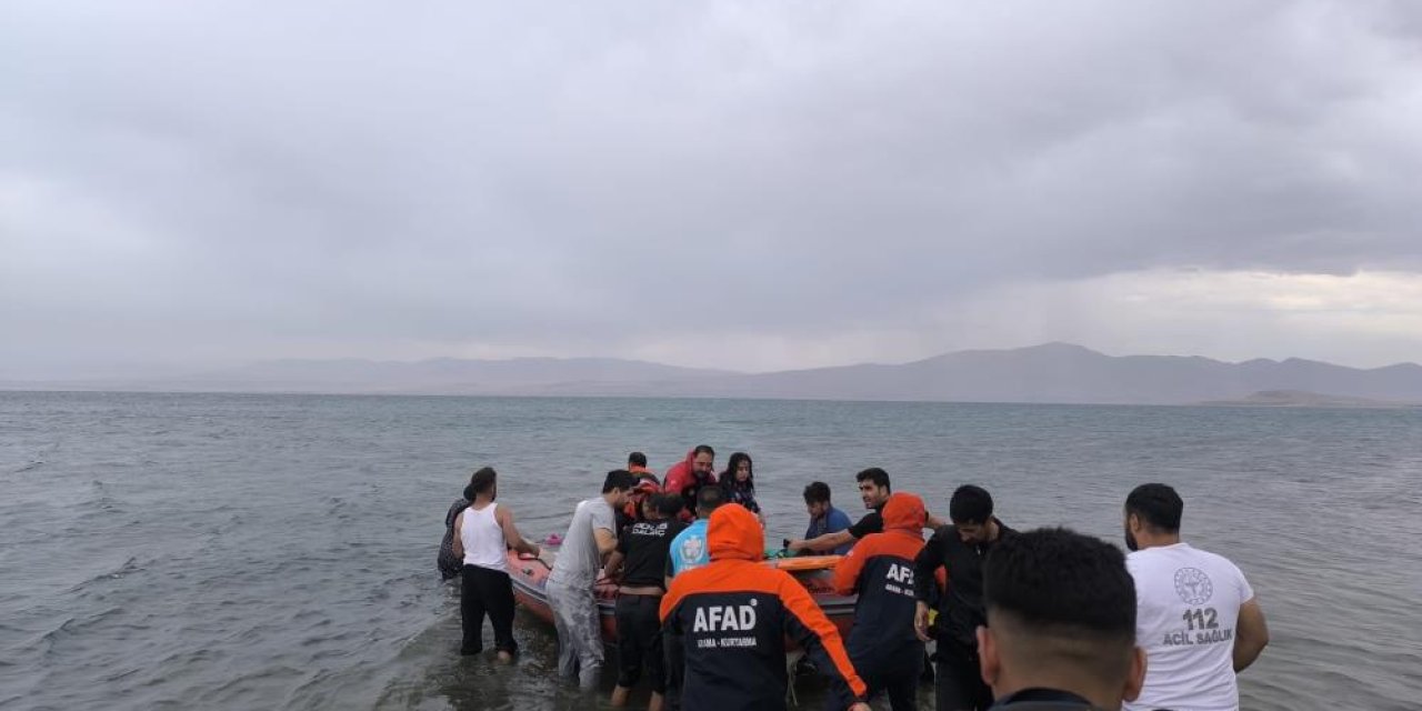Can simidiyle açılan 3 kişi mahsur kaldı