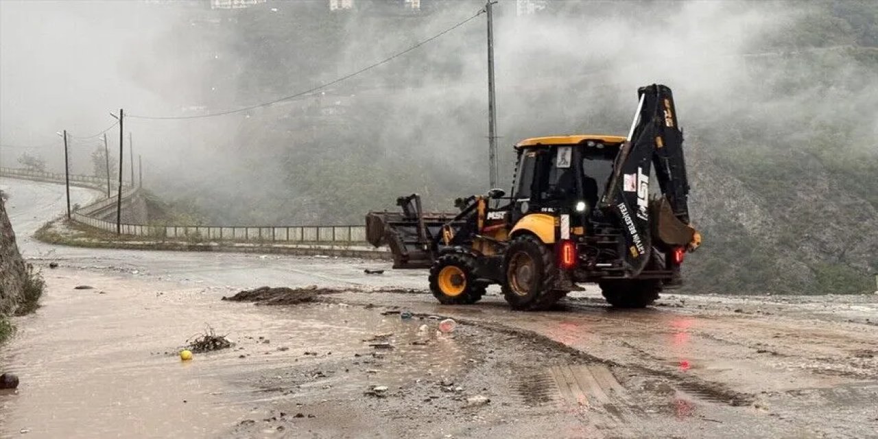 Artvin'de heyelan