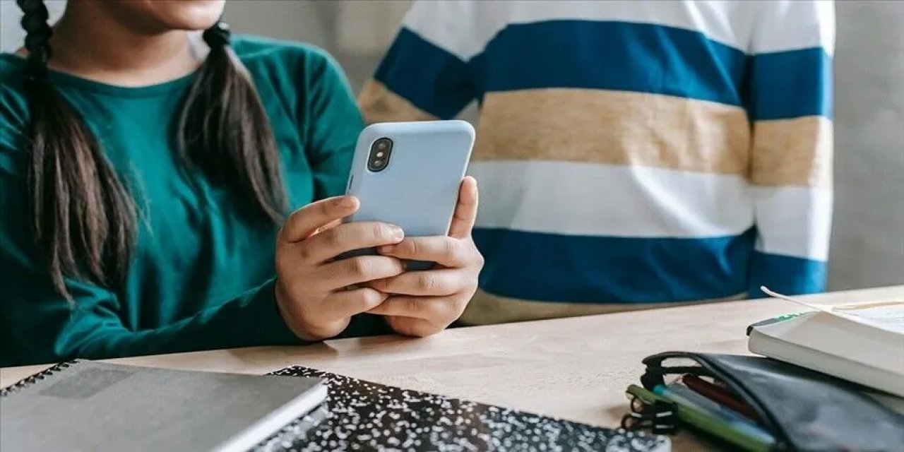 Polonya'da ilkokullarda telefon kullanımına ilişkin düzenleme