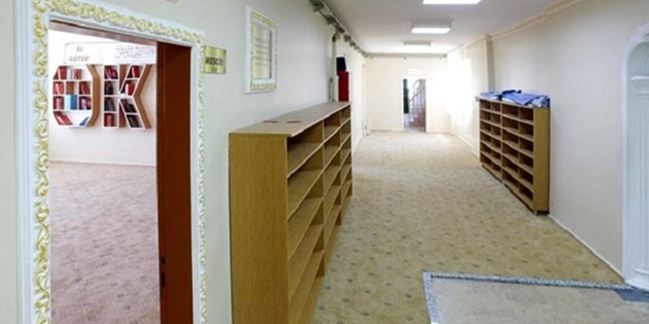 Okullarda ‘Cuma mescidi’ tartışmasına Yusuf Tekin’den yanıt