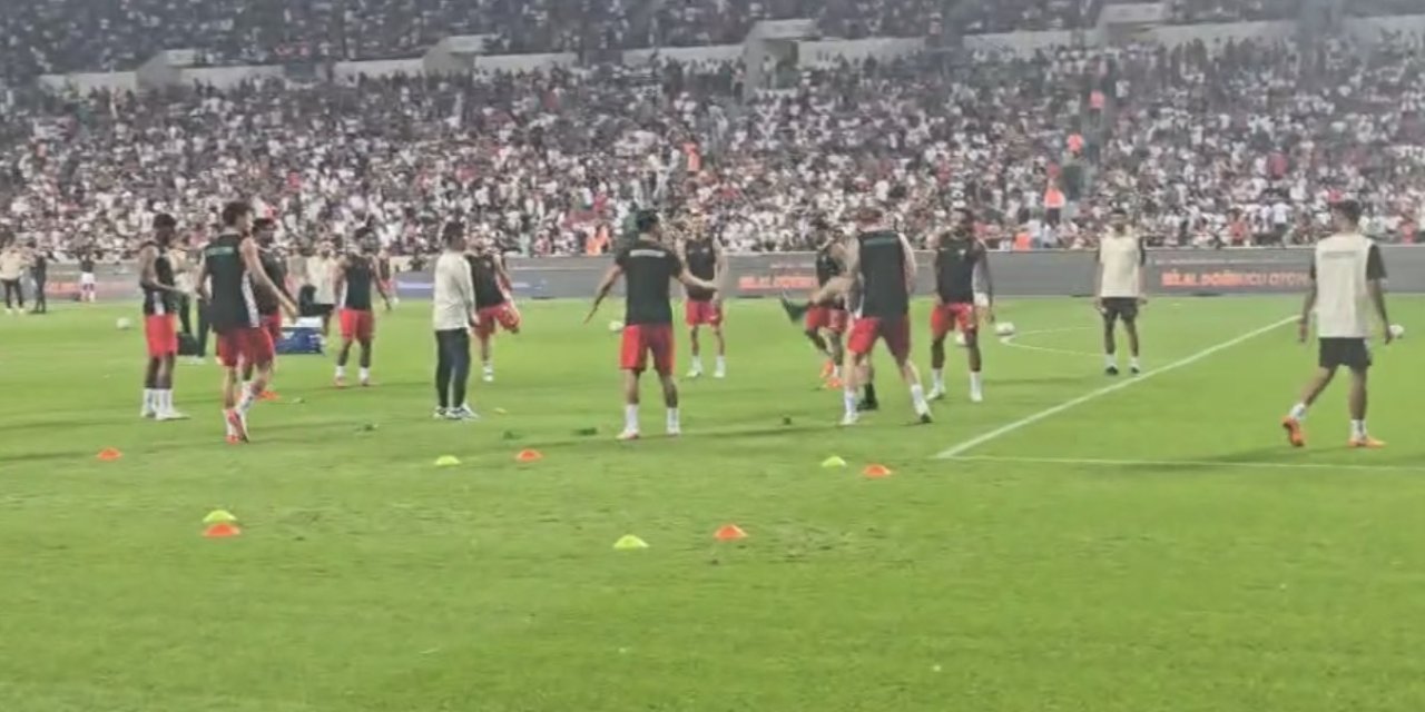 Amedspor Taraftarlarından Futbolculara Büyük Moral