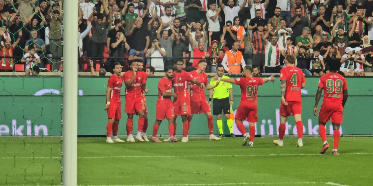 Amedspor ilk yarıyı 1-0 önde kapattı