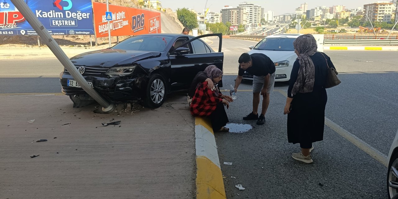 Şanlıurfa'da iki otomobil çarpıştı