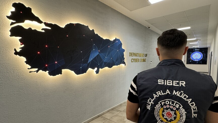 Siber suçlar operasyonlarında 76 şüpheli tutuklandı
