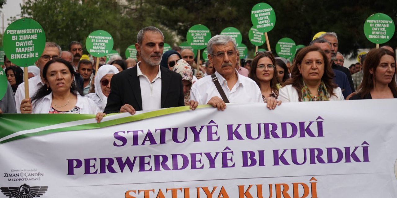 Diyarbakır’da anadilde eğitim talebiyle yürüyüş