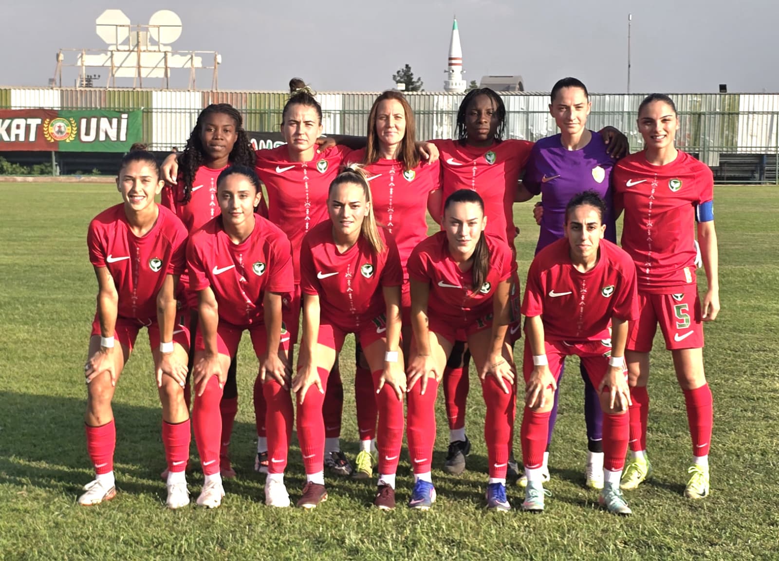 Amedspor kadın futbol takımı galibiyet peşinde
