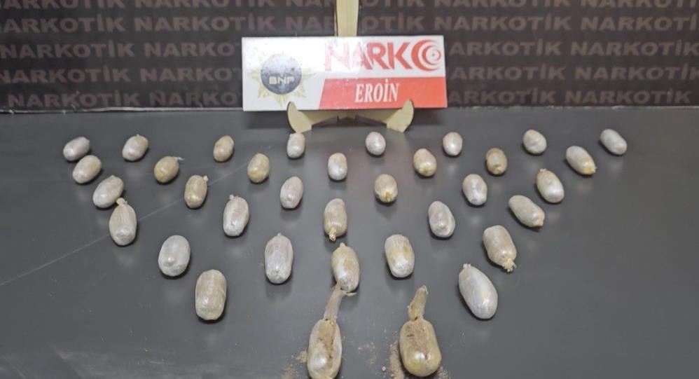 Midesinde 35 paket eroin taşıyan şüpheli yakalandı