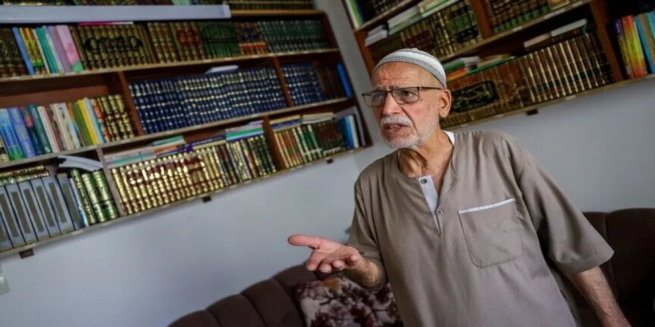 Duvarın arkasına gizlediği kitaplarına 15 yıl sonra kavuştu