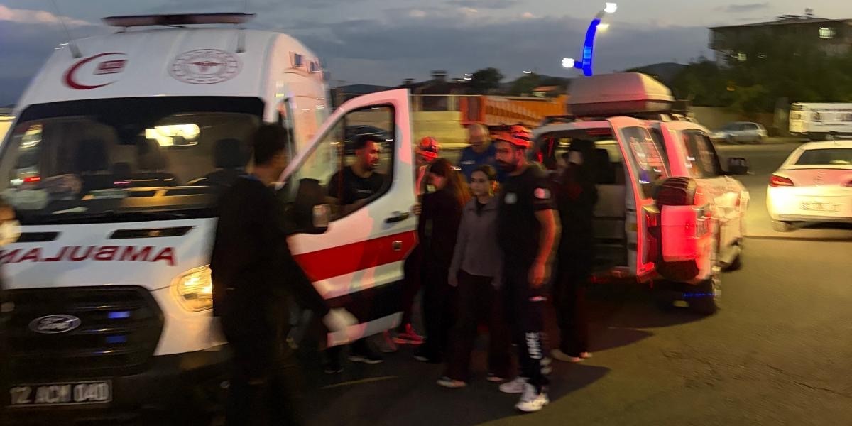 İki otomobil çarpıştı: 4 yaralı