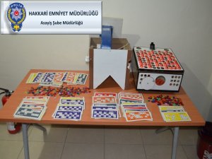 Tombaladan polis çıktı