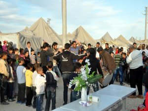 ÇADIR KENTTE DAVULLU ZURNALI DÜĞÜN YAPILDI