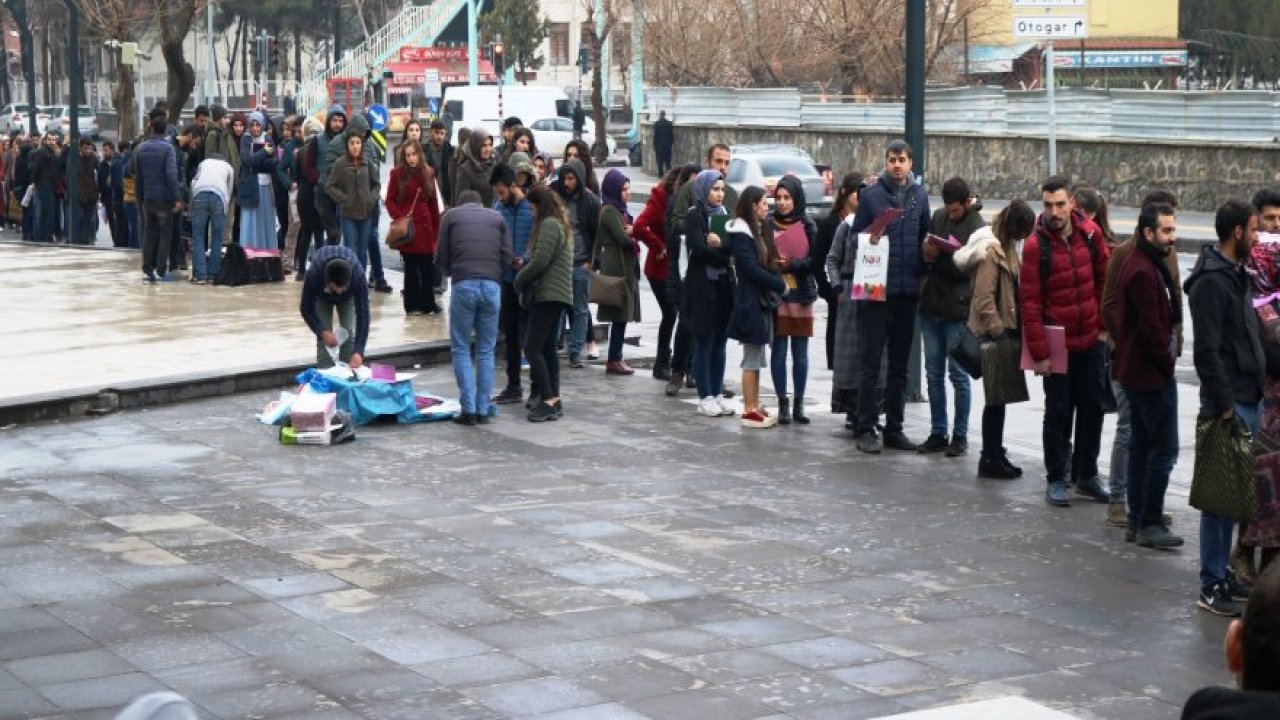 İş kuyruğunu fırsata çevirdi