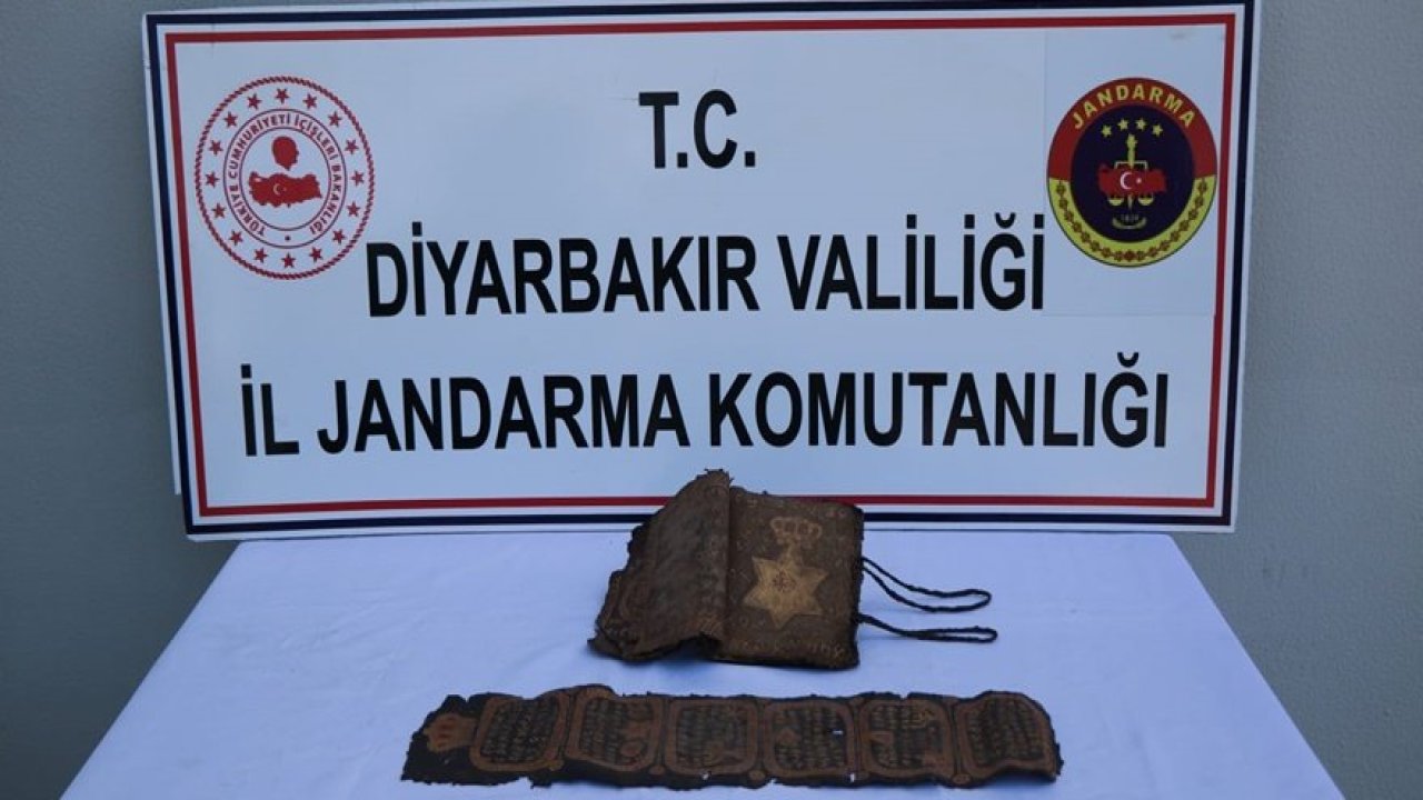 Ceylan derisi üzerine altın yazmalı tarihi kitap yakalandı