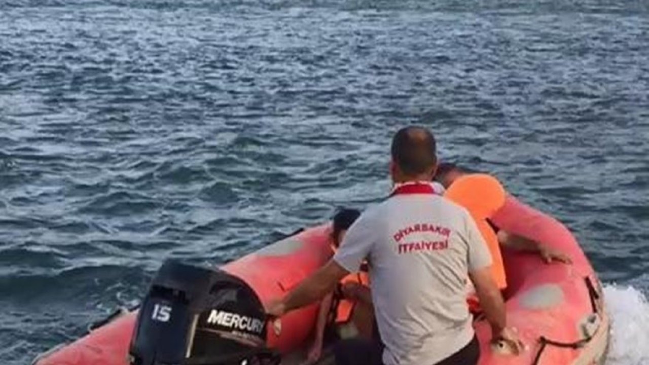 Nehirde mahsur kalan 10 kişilik aileyi itfaiye ekipleri kurtardı